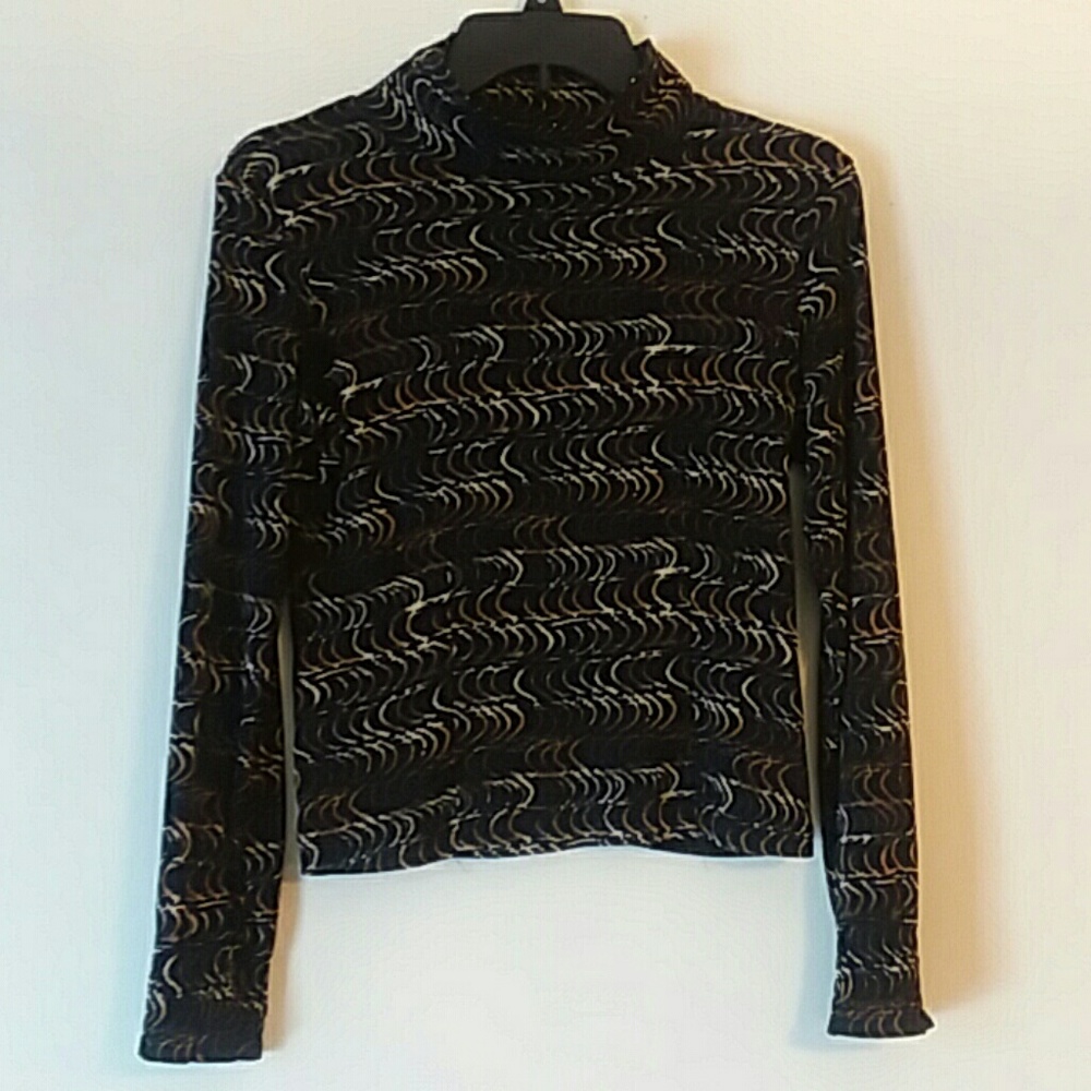 Gianni Petite Turtleneck Blouse. Must bundle